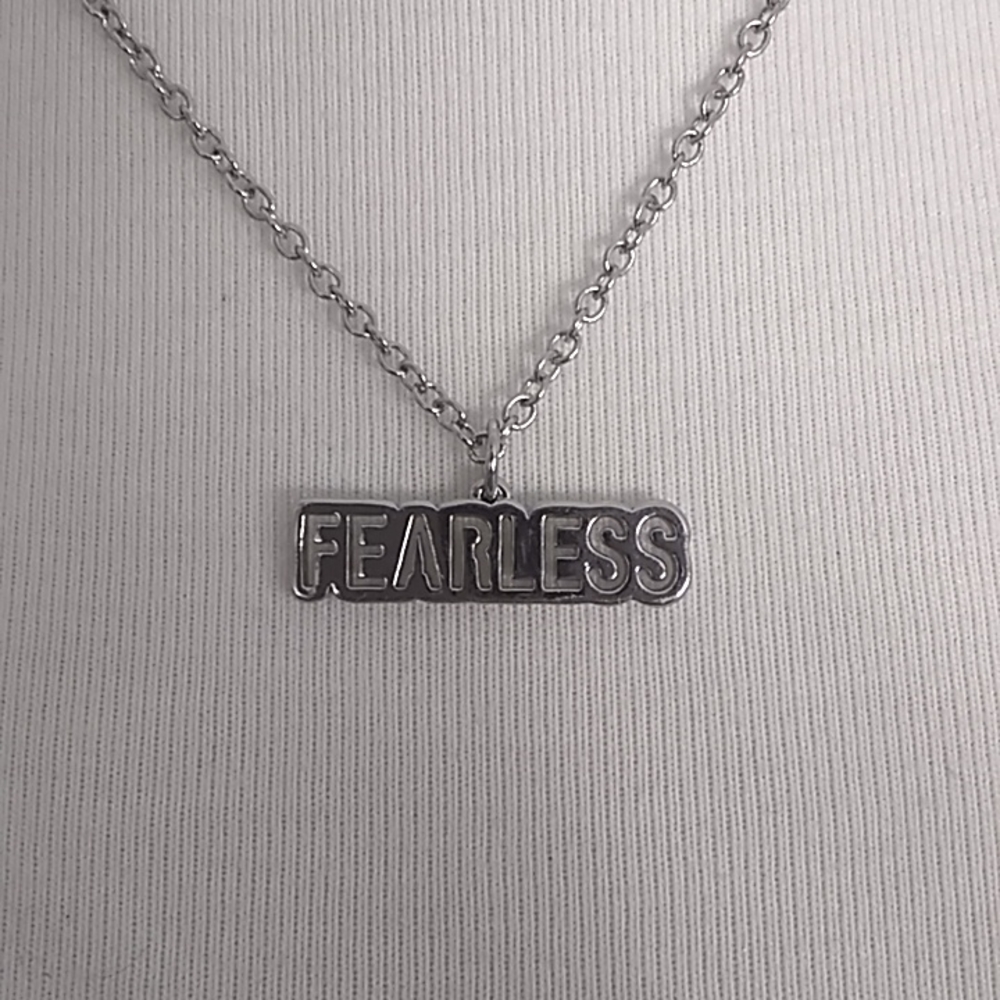 Fearless Necklace - Picture 2 of 3